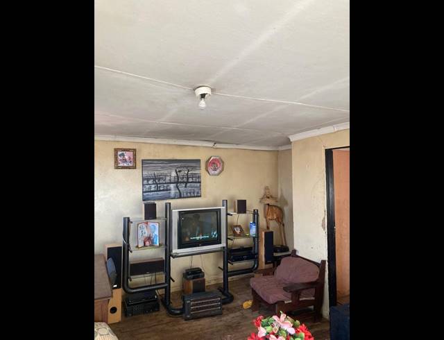 2 BEDROOM HOUSE FOR SALE IN LANGAVILLE